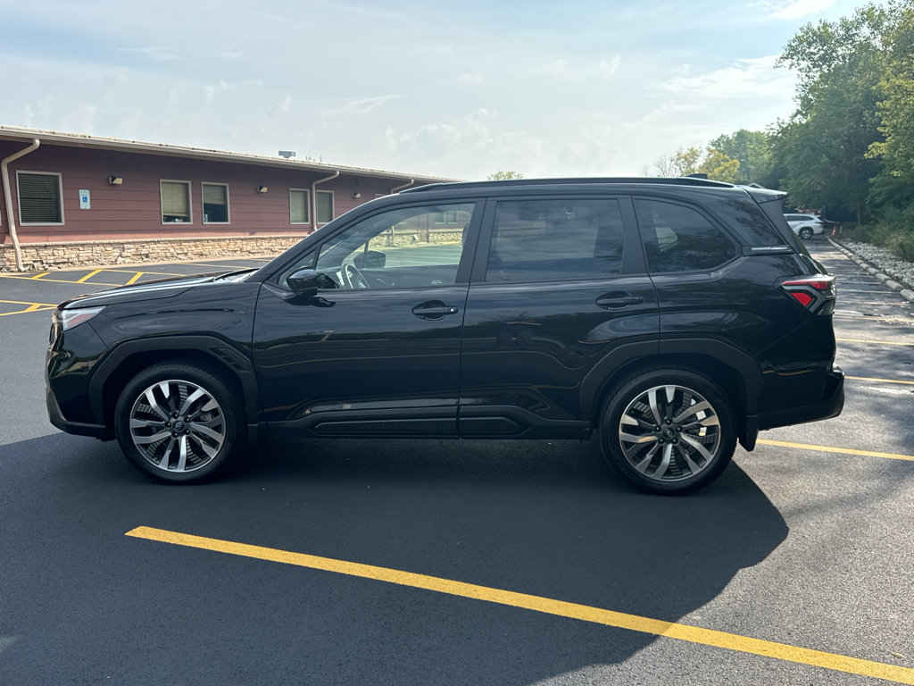 Used 2025 Subaru Forester Touring w/ Popular Package - Touring AWD/4WD image 9