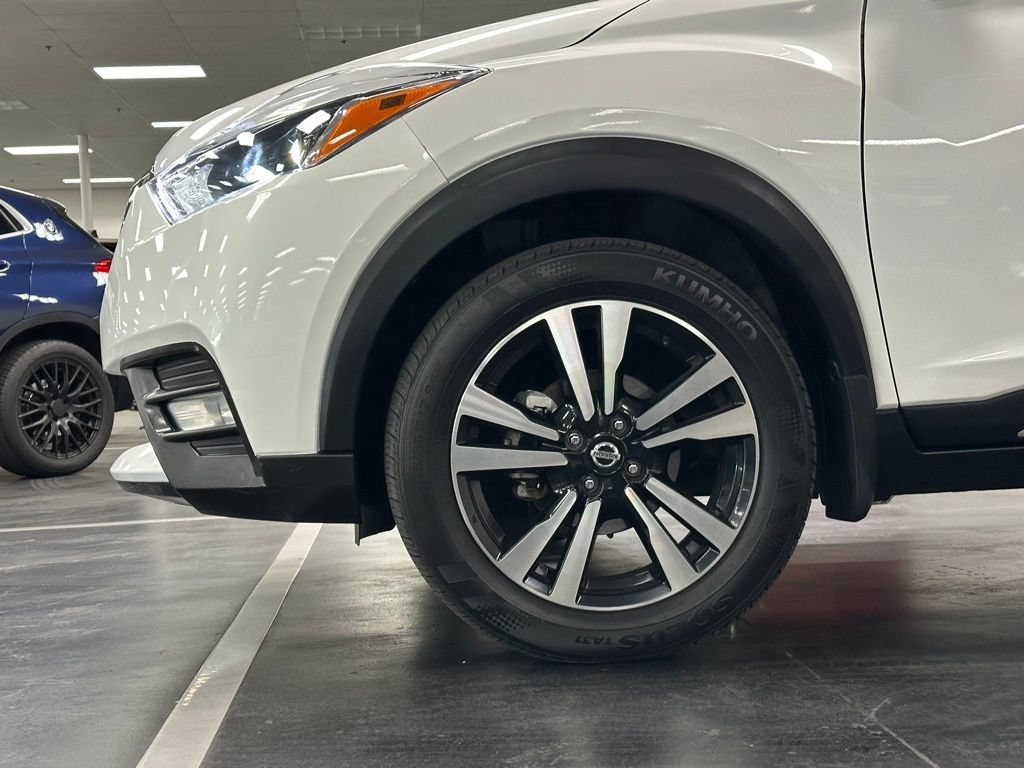 Used 2020 Nissan Kicks SR w/ SR Premium Package FWD image 12