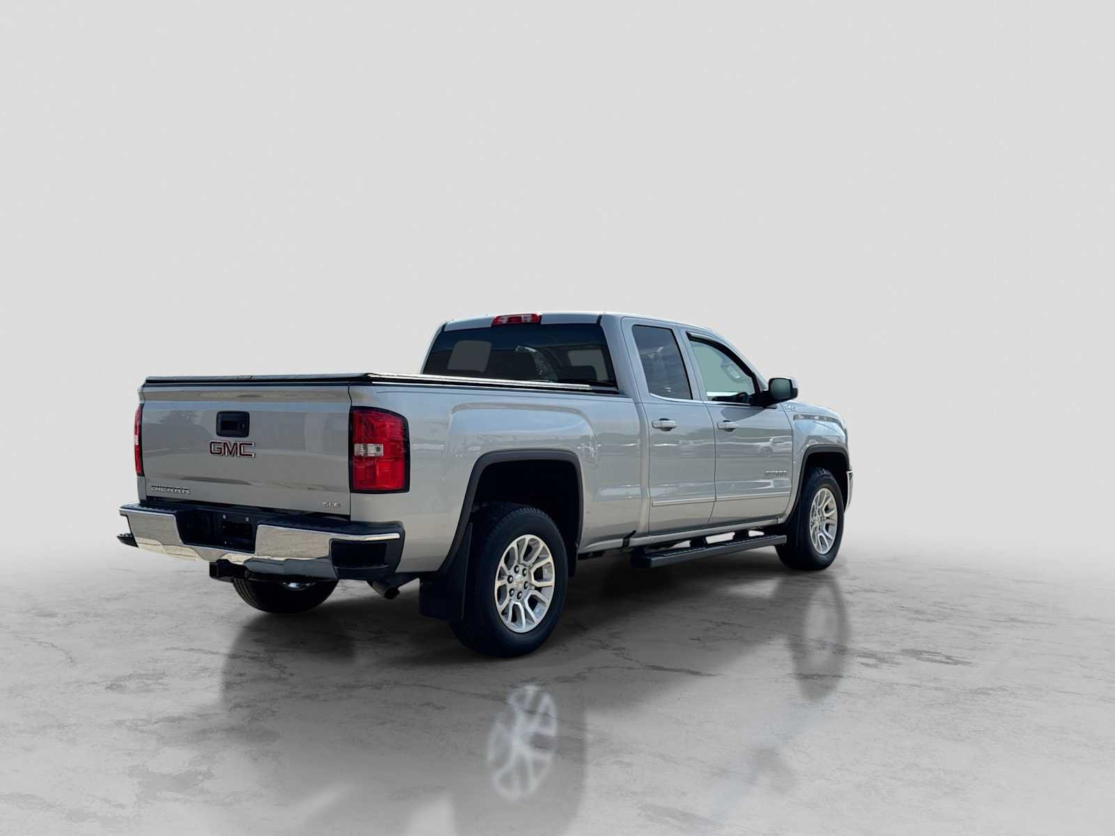 Used 2018 GMC Sierra 1500 SLE w/ SLE Value Package AWD/4WD image 6