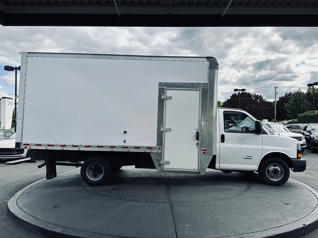 Used 2021 Chevrolet Express 4500 Extended w/ Power Convenience Package RWD image 7