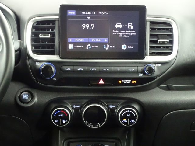 Used 2024 Hyundai Venue SEL image 25