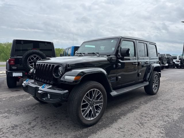 Used 2023 Jeep Wrangler Unlimited Sahara AWD/4WD image 8