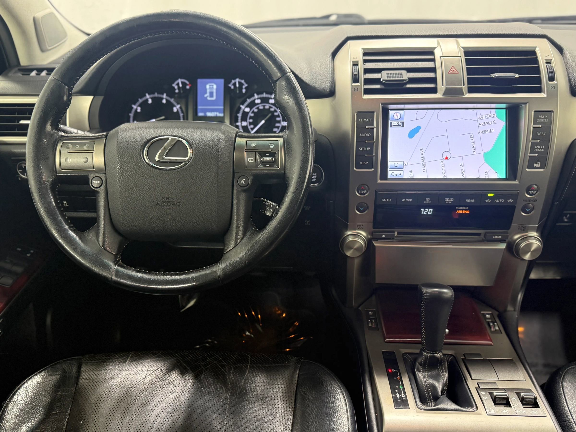 Used 2013 Lexus GX 460 image 16