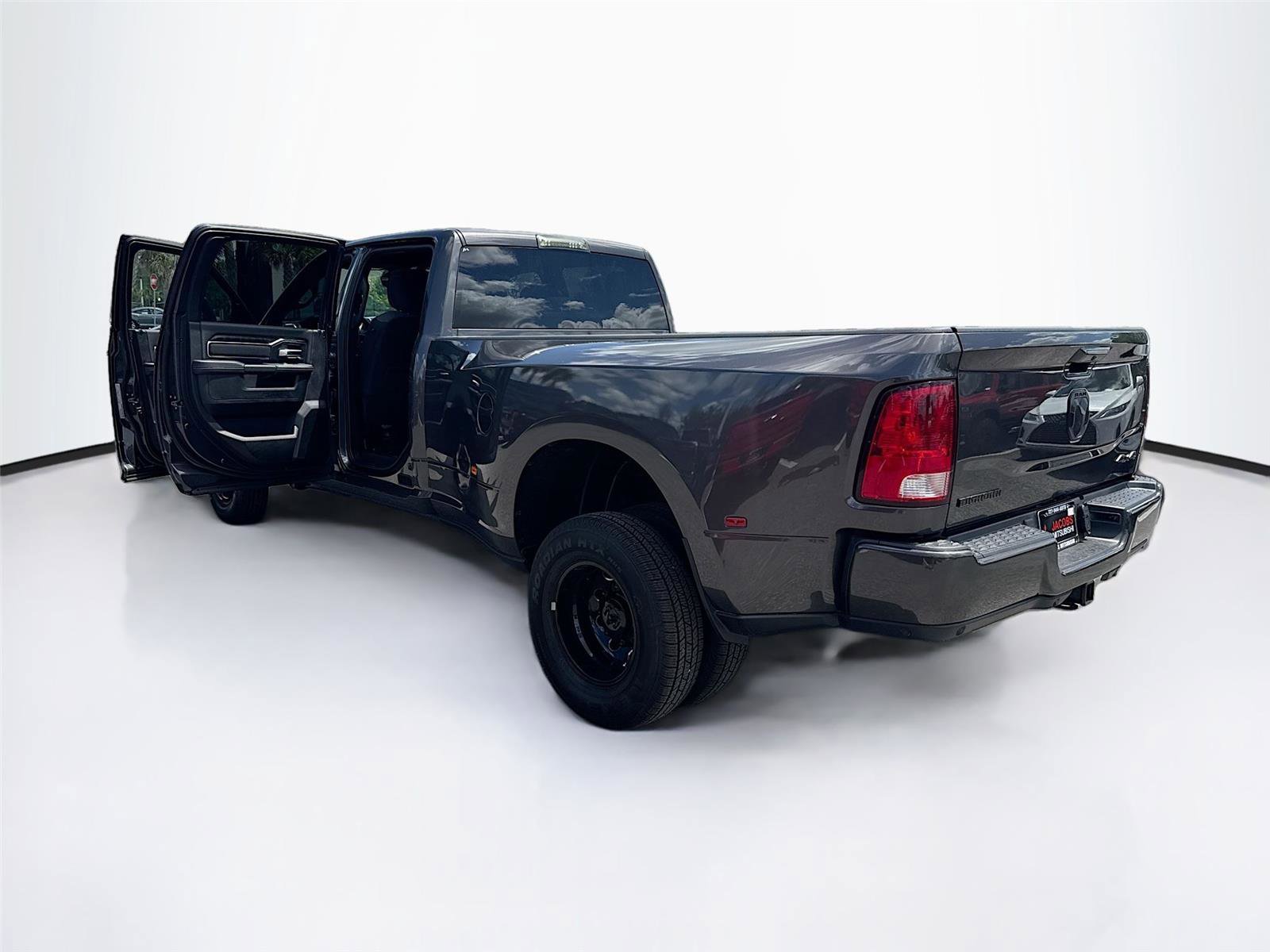 Used 2024 RAM 3500 Big Horn w/ Night Edition image 31