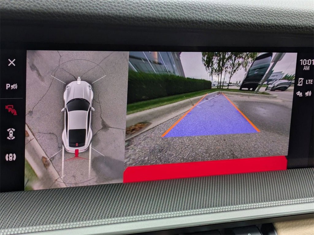 Used 2024 Porsche 911 Carrera w/ Premium Package image 29