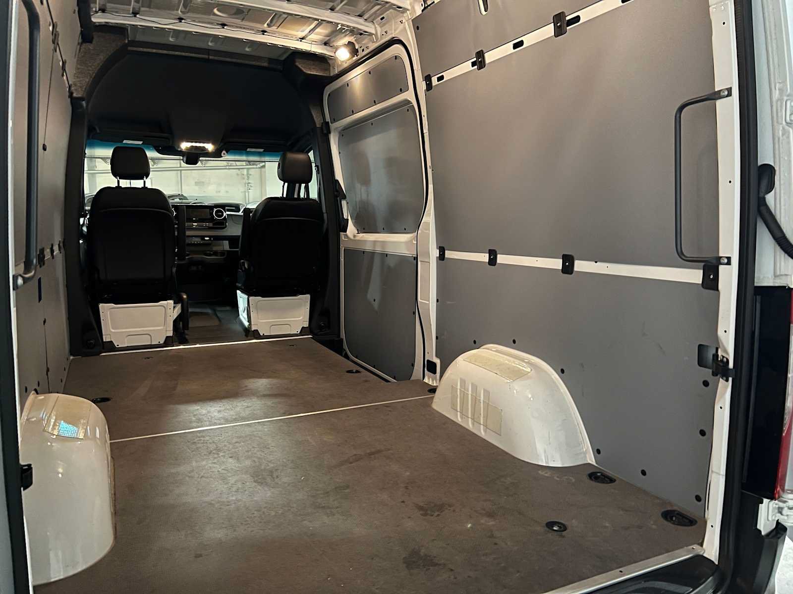 Used 2025 Mercedes-Benz Sprinter 2500 image 18