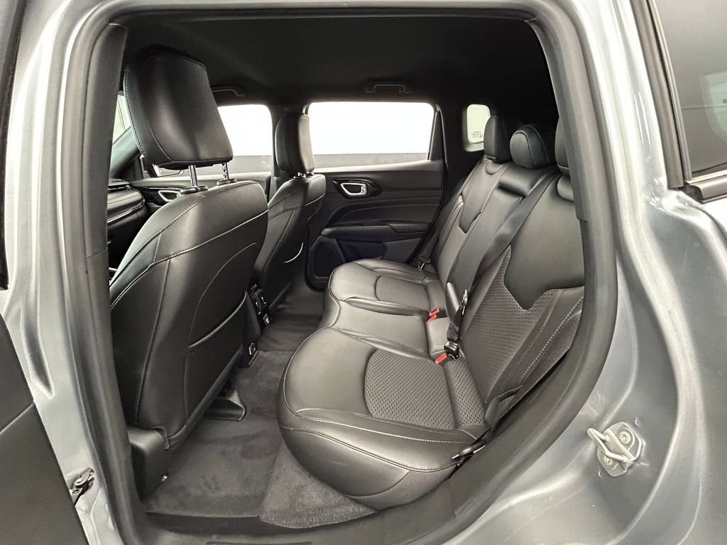 Used 2022 Jeep Compass Latitude FWD image 32