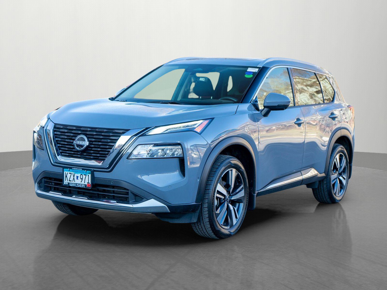 Used 2023 Nissan Rogue Platinum AWD/4WD image 3