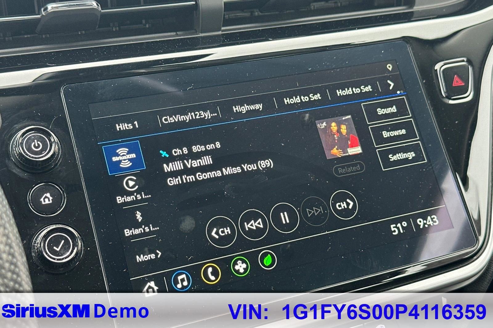 Used 2023 Chevrolet Bolt EUV LT image 28