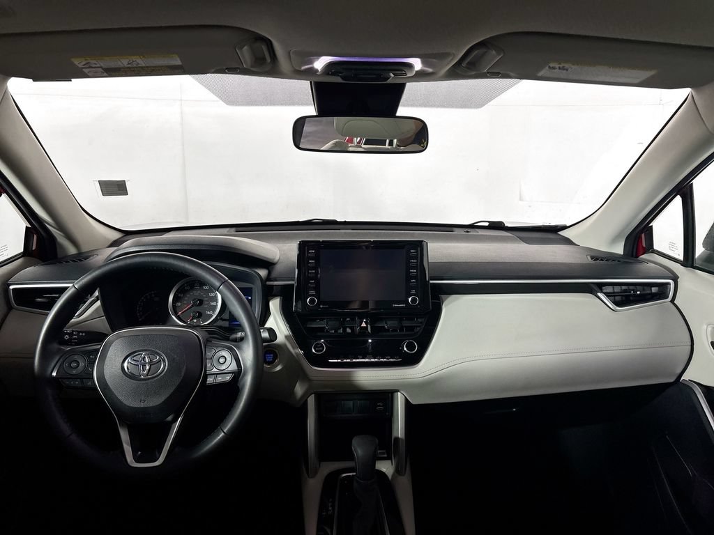 Used 2022 Toyota Corolla Cross LE w/ Moonroof Package AWD/4WD image 12
