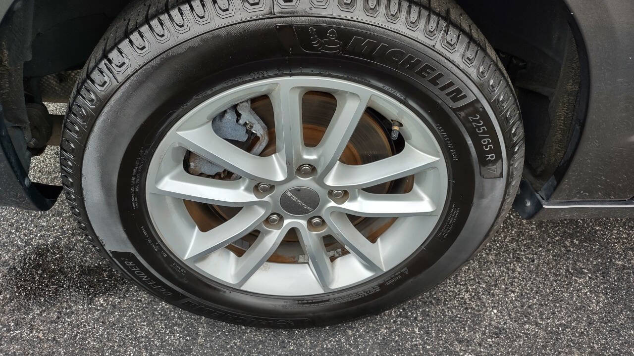 Used 2019 Dodge Grand Caravan SXT image 39