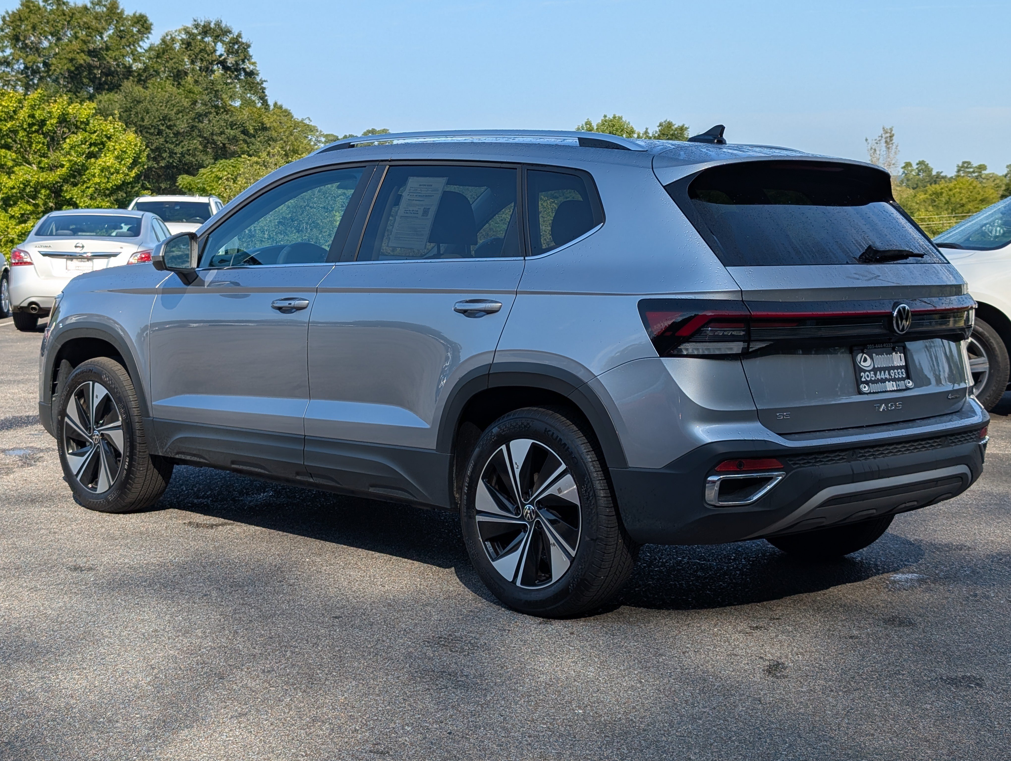 Used 2025 Volkswagen Taos SE AWD/4WD image 7