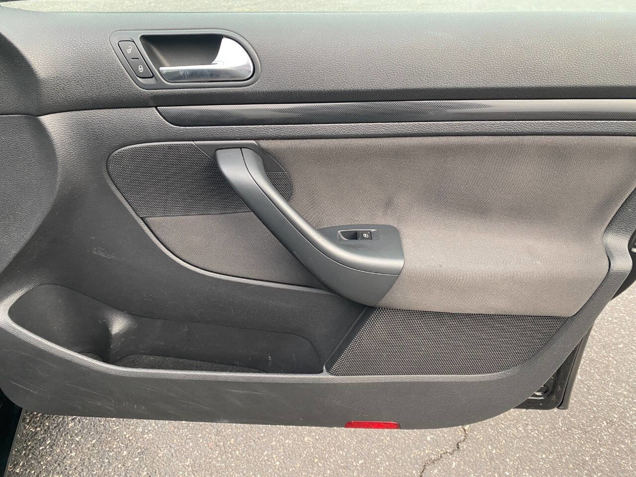 Used 2012 Volkswagen Jetta S image 28