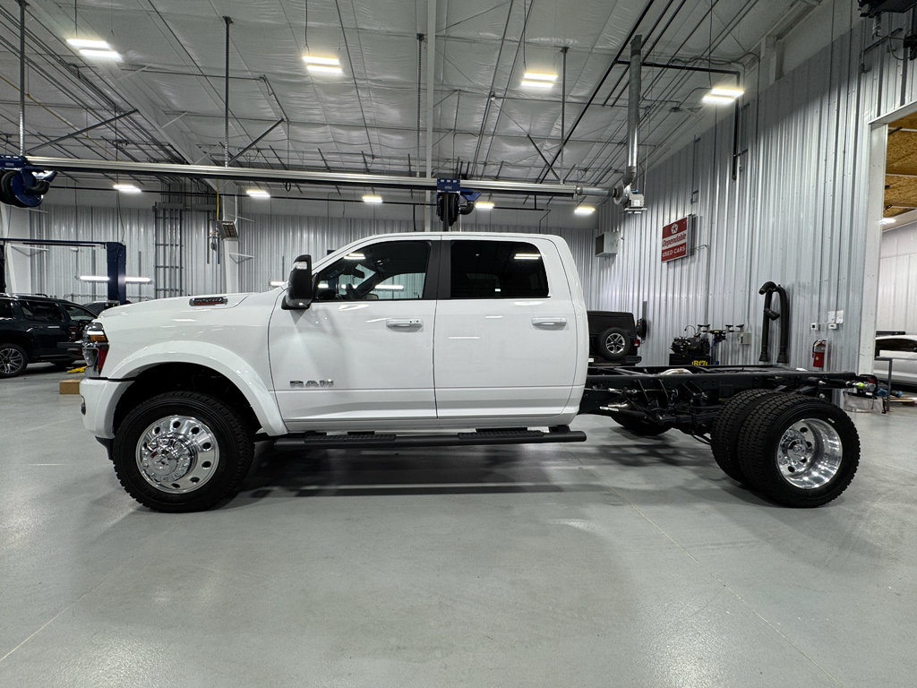 New 2025 RAM 4500 4x4 Crew Cab DRW w/ Laramie Trim Package image 2