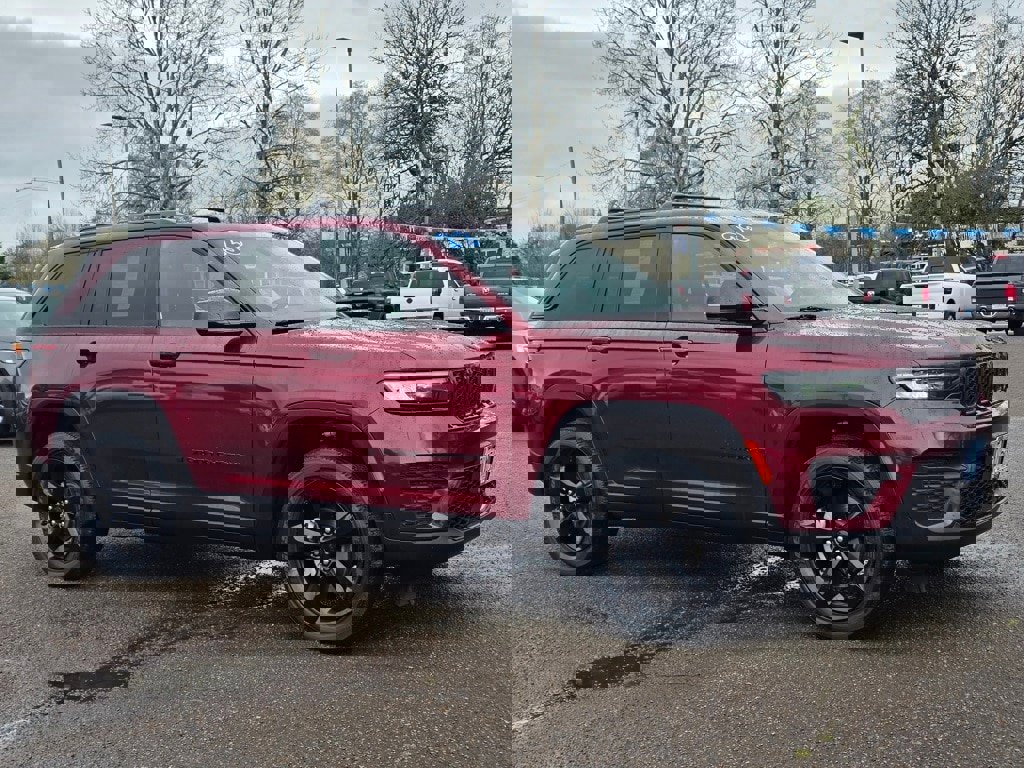 Used 2023 Jeep Grand Cherokee Altitude image 30