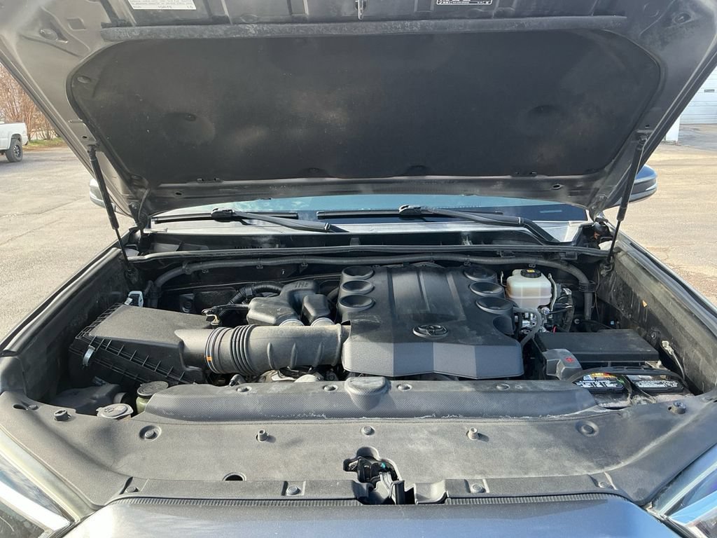 Used 2018 Toyota 4Runner SR5 Premium AWD/4WD image 25