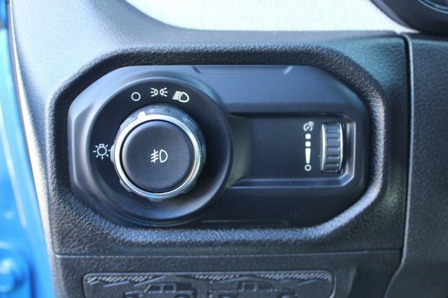 Used 2025 Jeep Wrangler Sport image 14