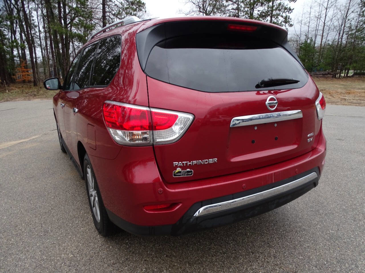 Used 2015 Nissan Pathfinder SV image 6