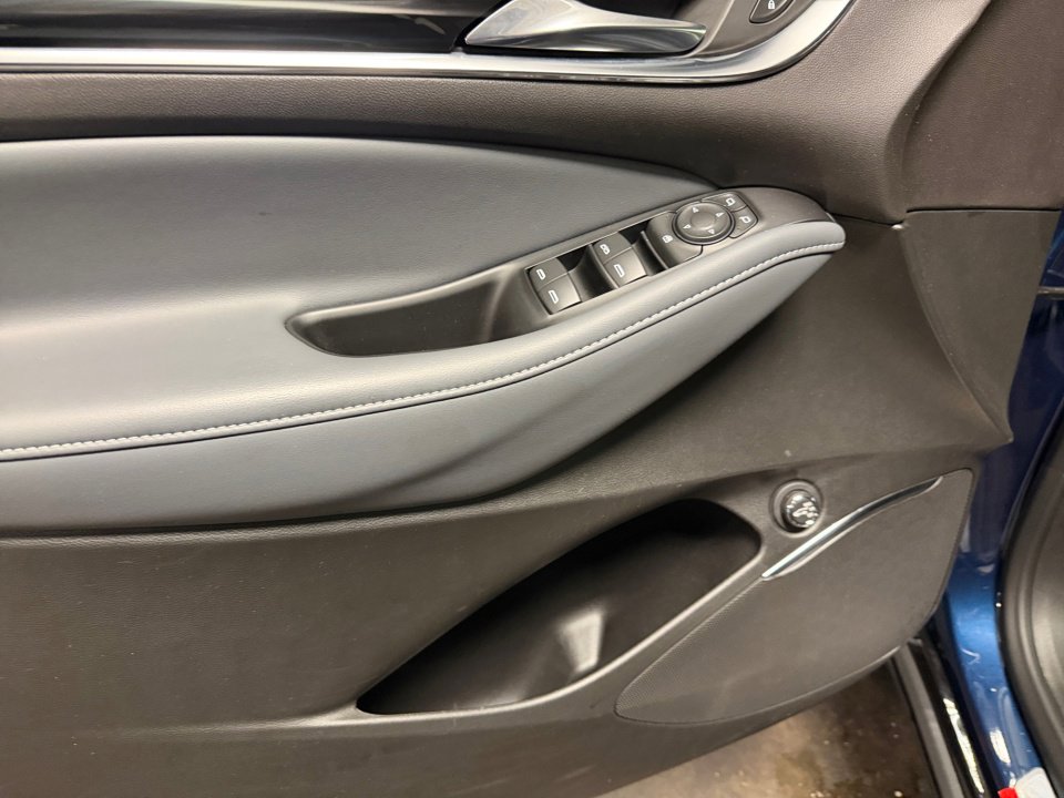 Used 2024 Buick Enclave Essence w/ Experience Buick Package image 34