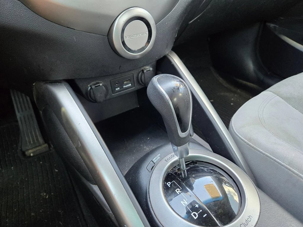 Used 2012 Hyundai Veloster FWD image 23