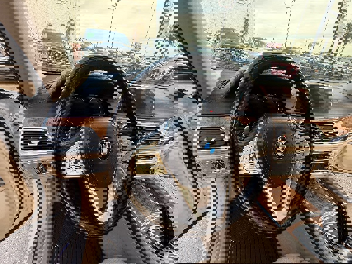 Used 2018 BMW 750i xDrive image 22