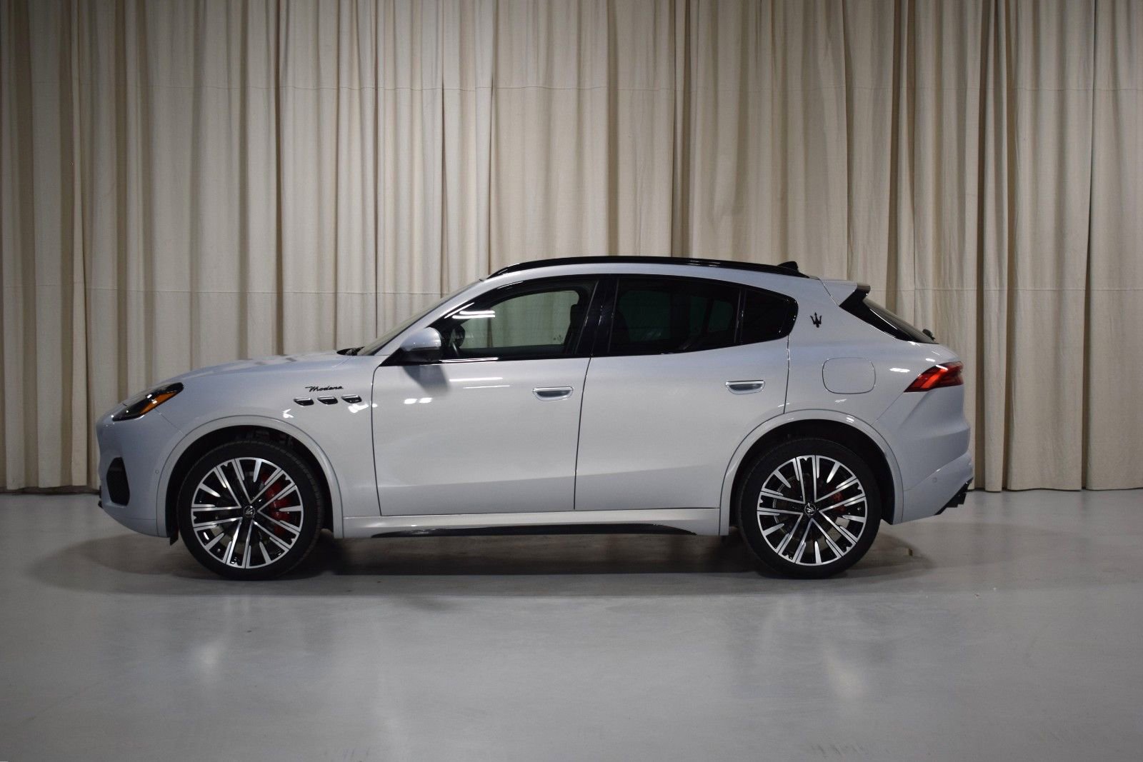 Certified 2024 Maserati Grecale Modena image 4