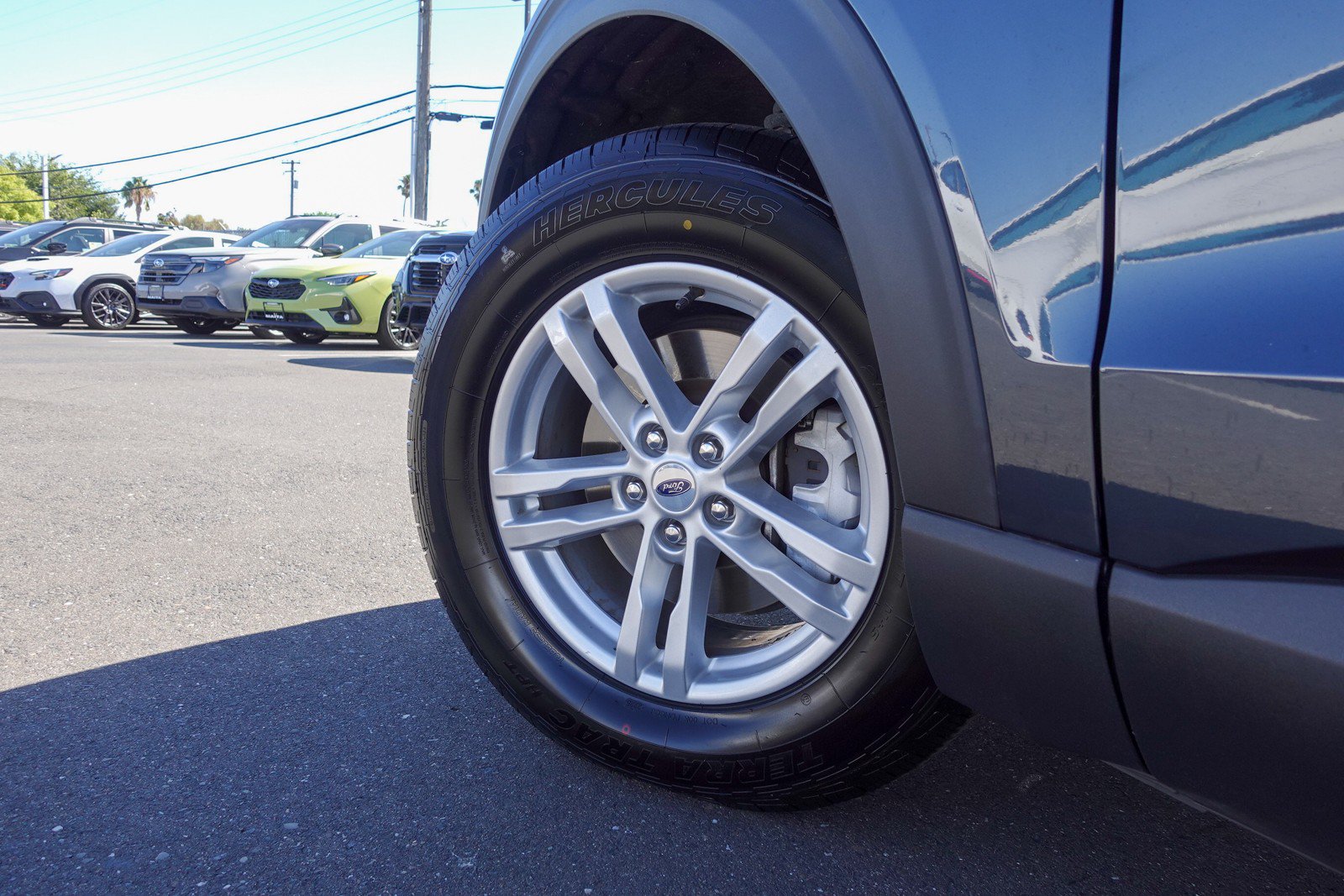 Used 2023 Ford Explorer XLT w/ Equipment Group 202A AWD/4WD image 8