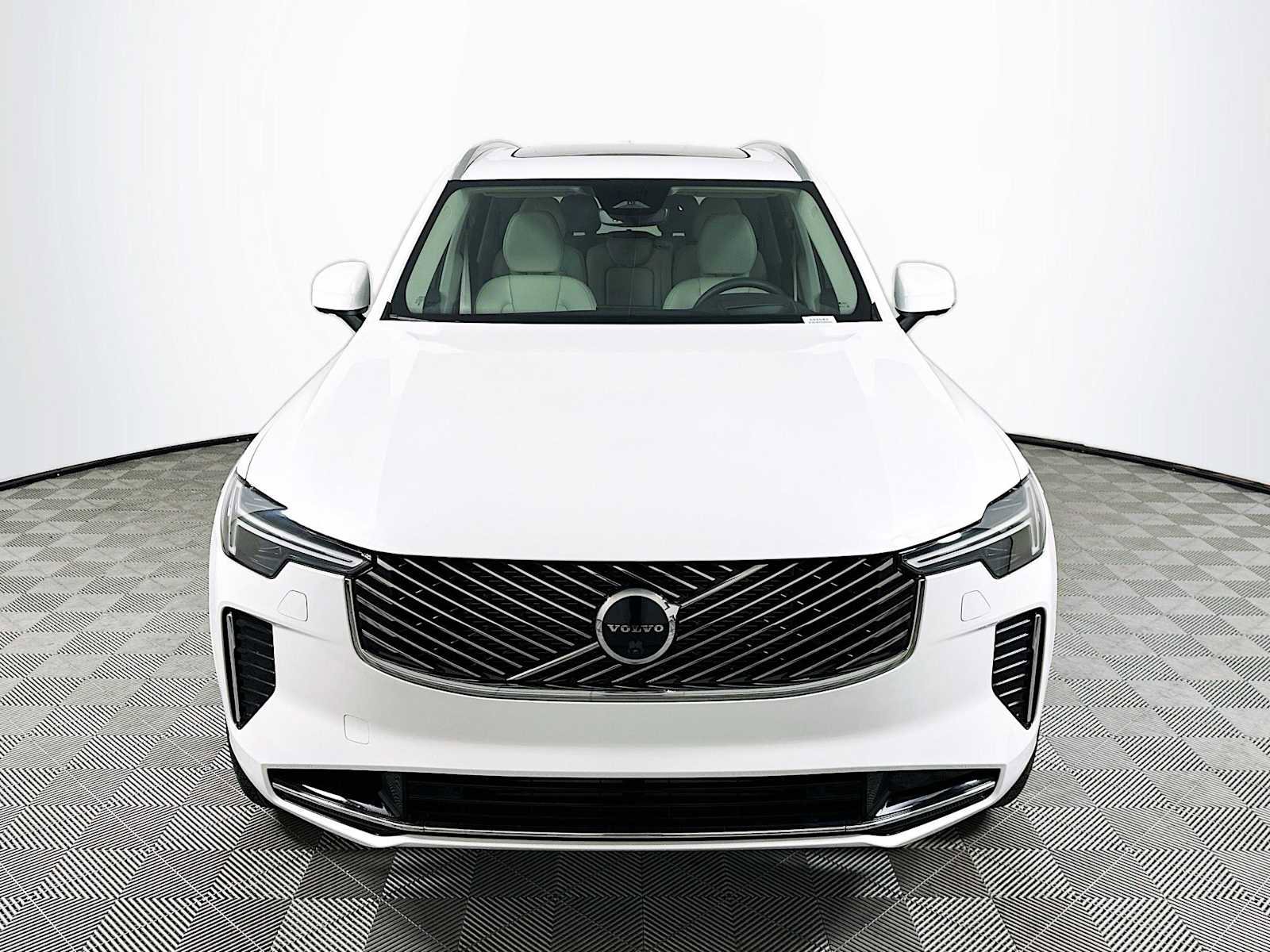 New 2026 Volvo XC90 T8 Ultra w/ Protection Package Premier image 2
