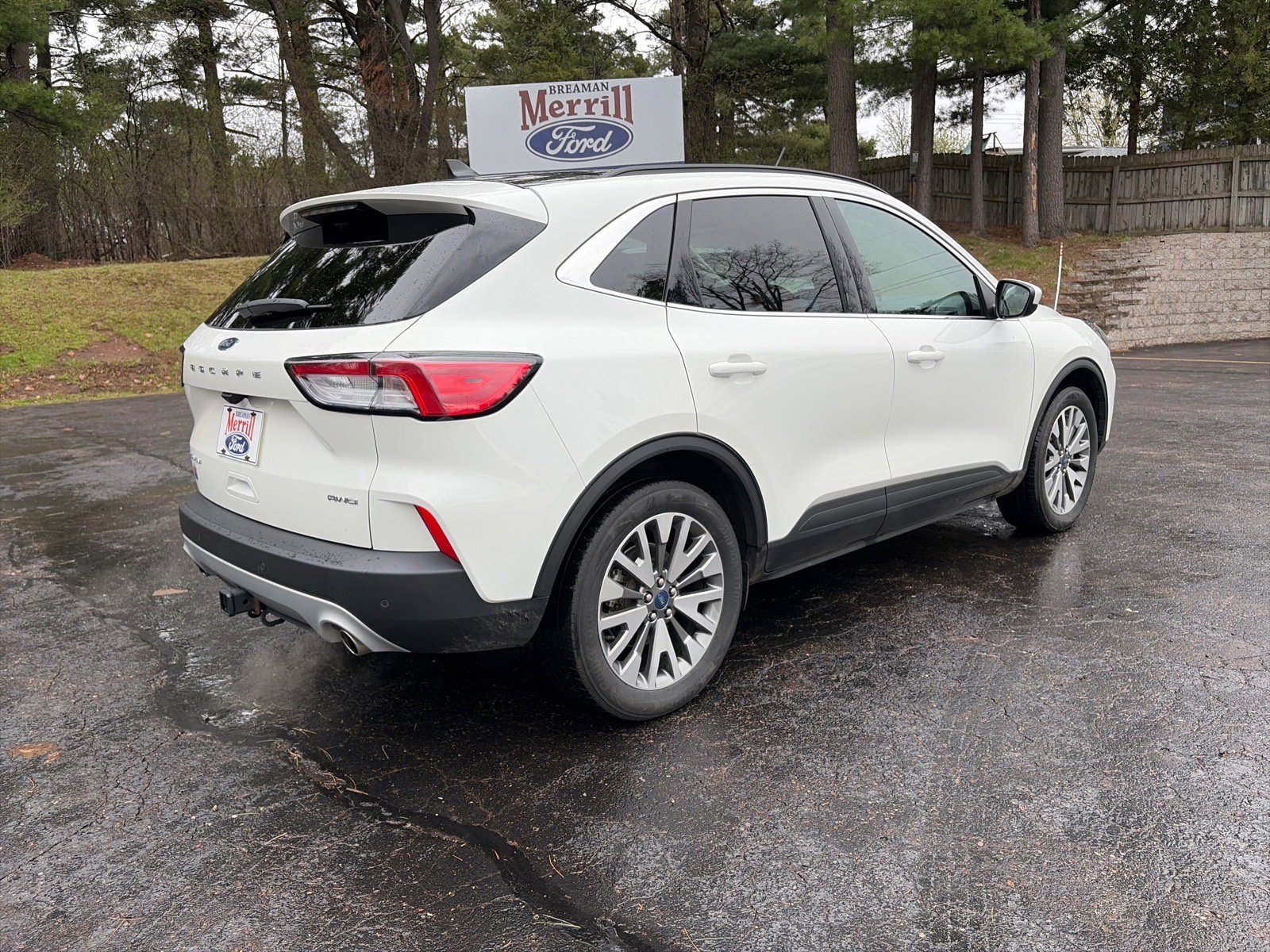 Used 2022 Ford Escape Titanium w/ Class II Trailer Tow Package AWD/4WD image 6