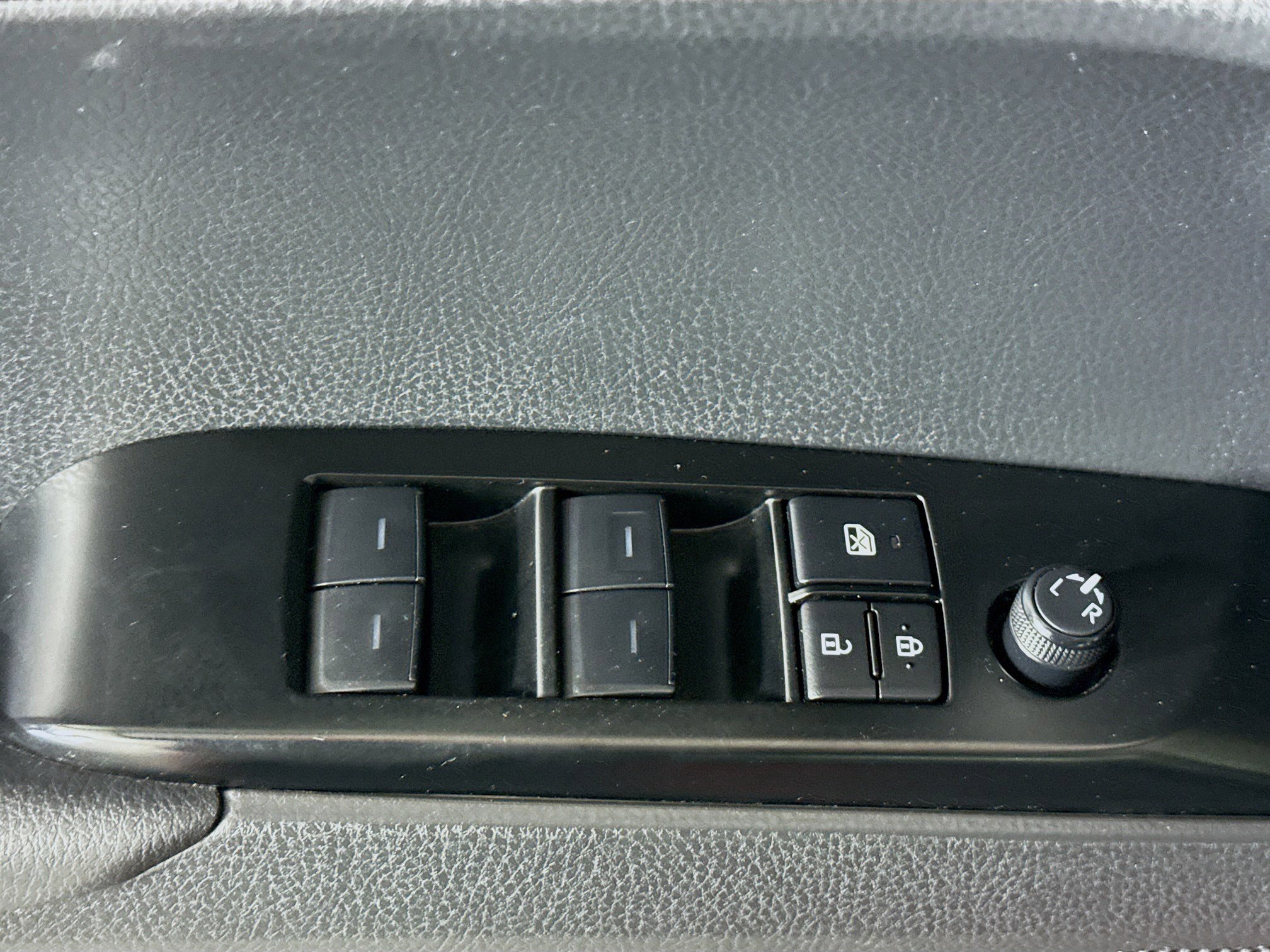 Used 2025 Toyota Camry LE image 24