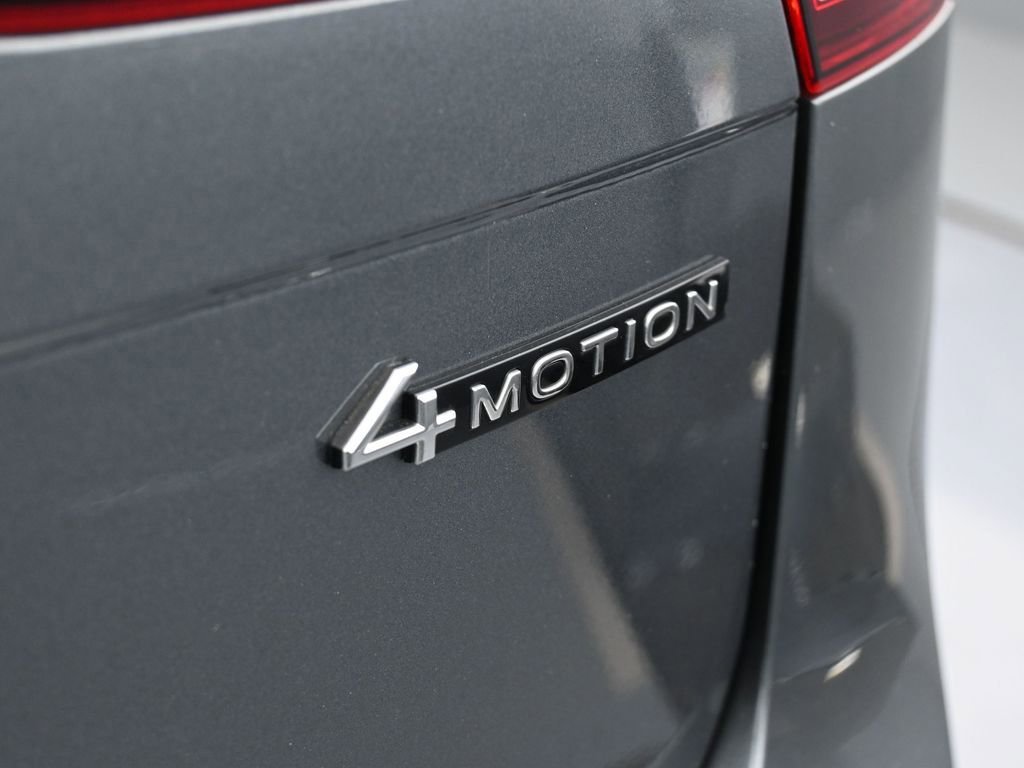 Used 2022 Volkswagen Tiguan SE R-Line AWD/4WD image 39
