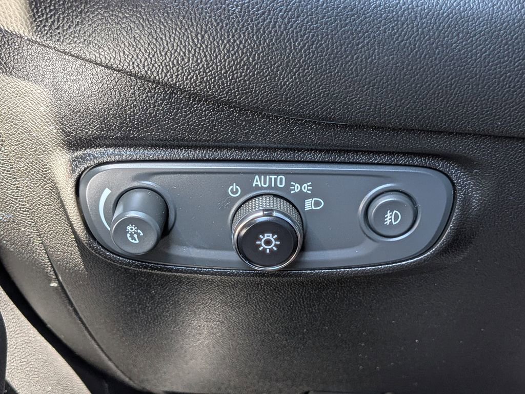 Used 2020 Chevrolet Equinox LT image 25