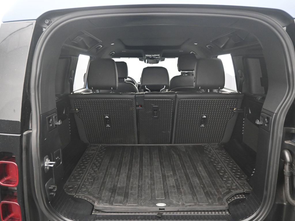 Used 2024 Land Rover Defender 110 S image 26