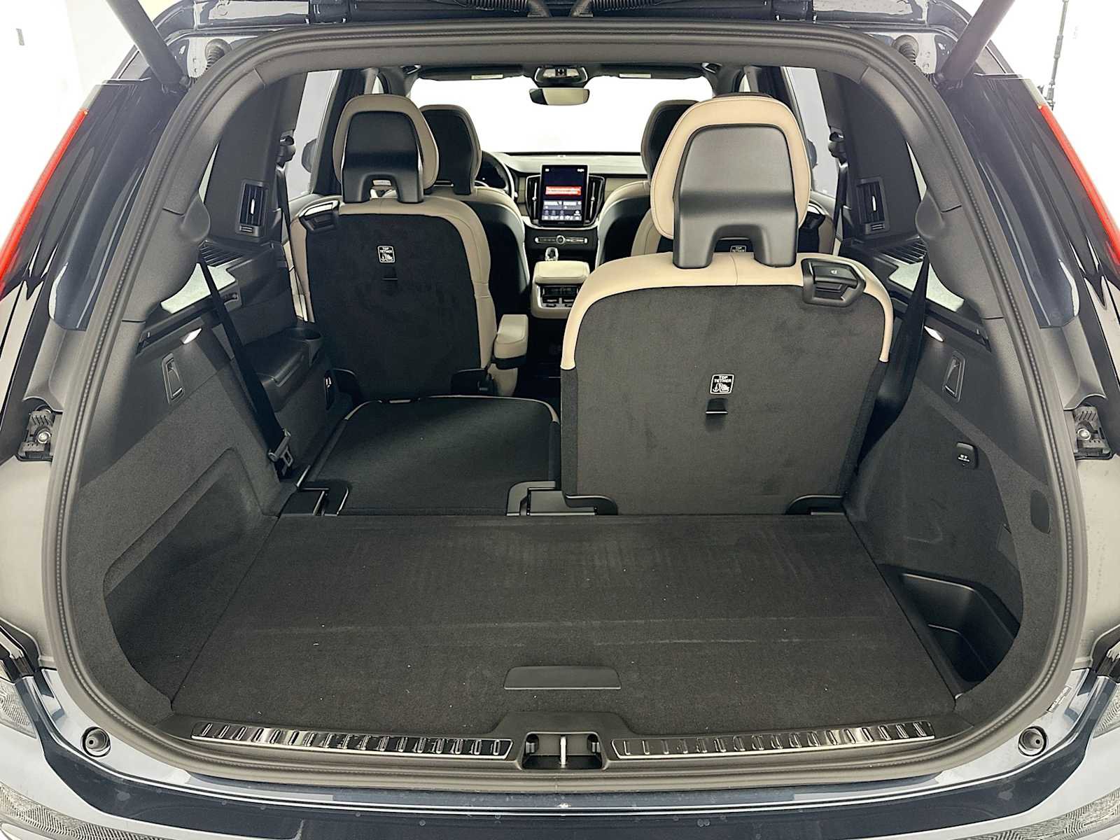 New 2026 Volvo XC90 B5 Plus w/ Protection Package AWD/4WD image 24