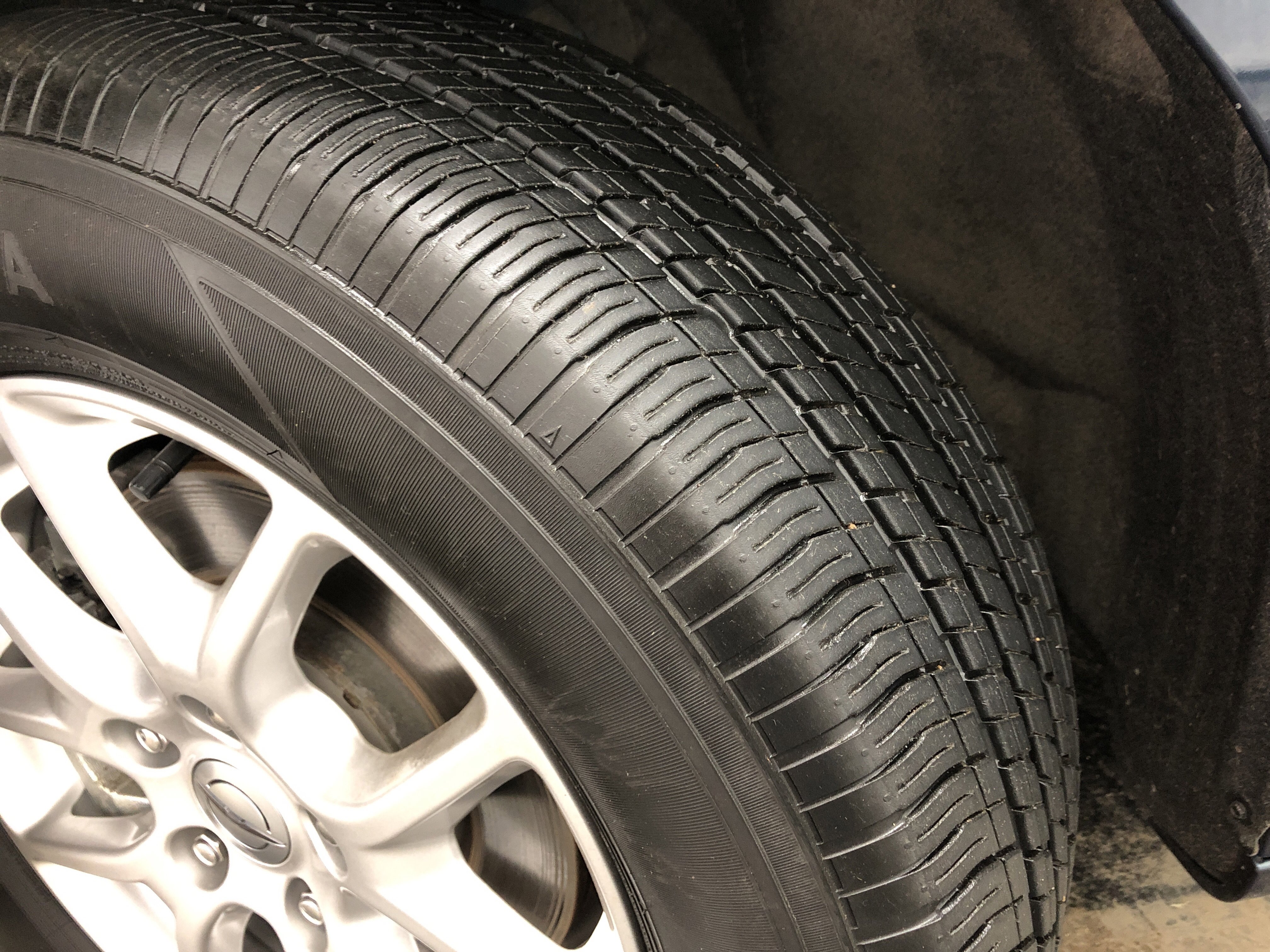 Certified 2025 Chrysler Pacifica Select w/ Uconnect Theater Family Group FWD image 26