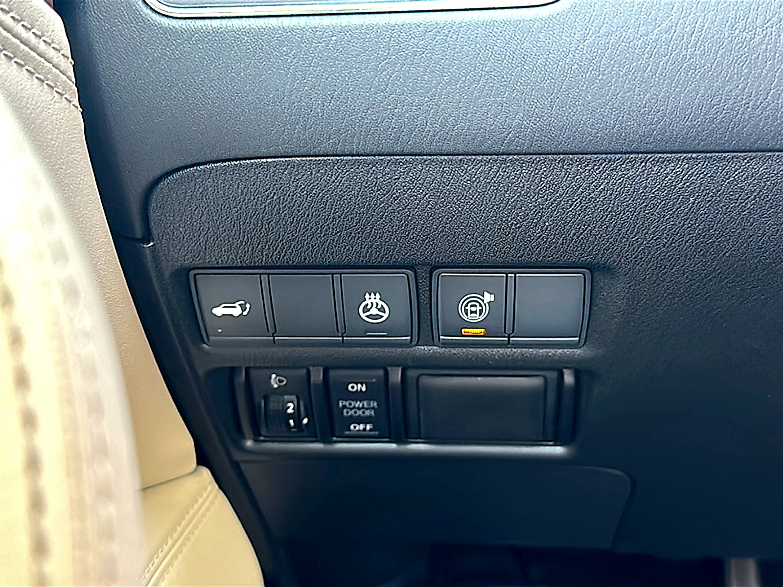 Used 2018 Nissan Armada Platinum RWD image 40