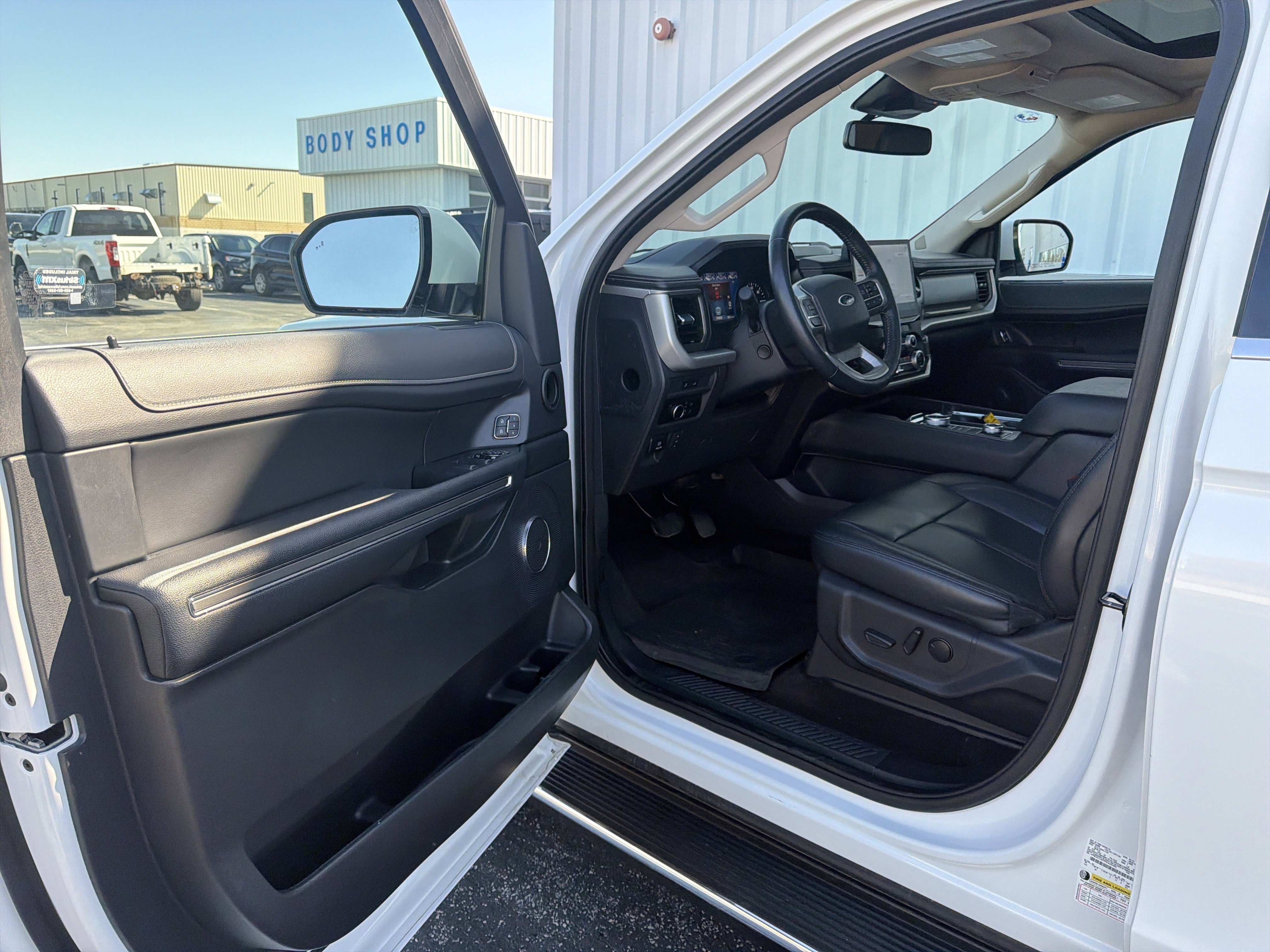 Used 2023 Ford Expedition XLT AWD/4WD image 19