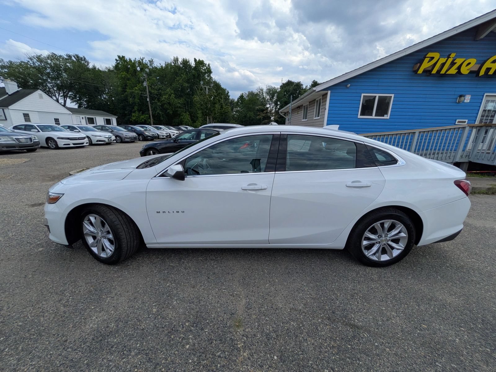 Used 2021 Chevrolet Malibu LT FWD image 3