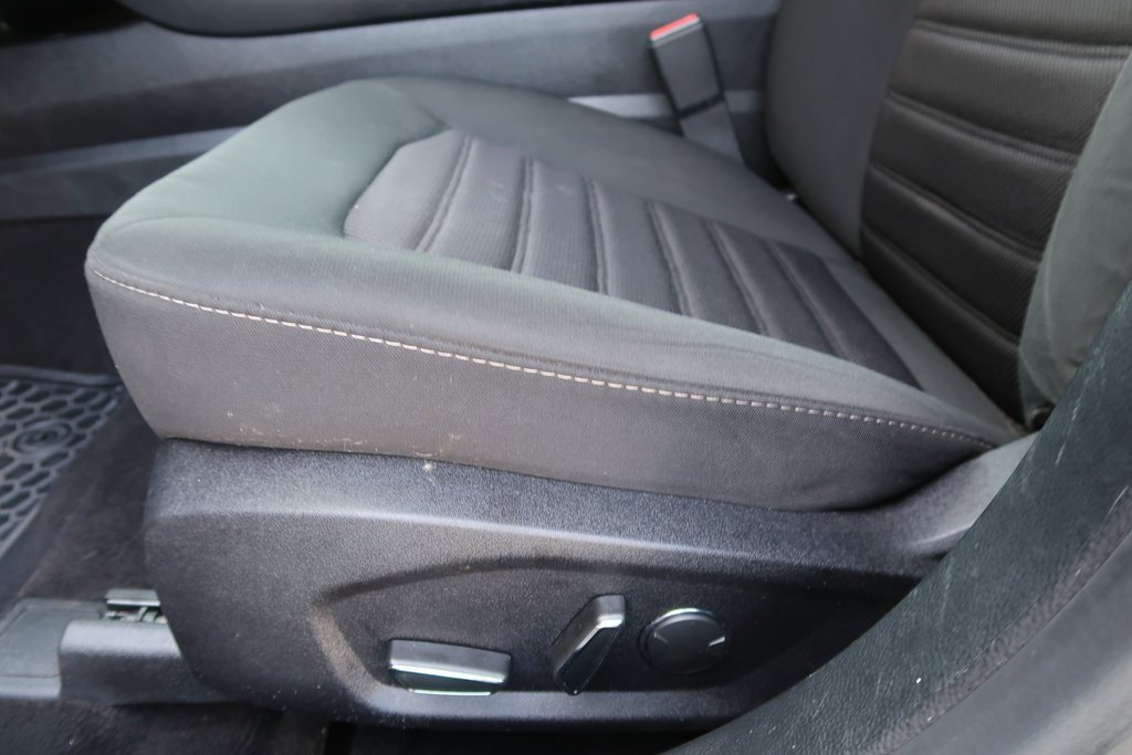 Used 2020 Ford Fusion SE image 11