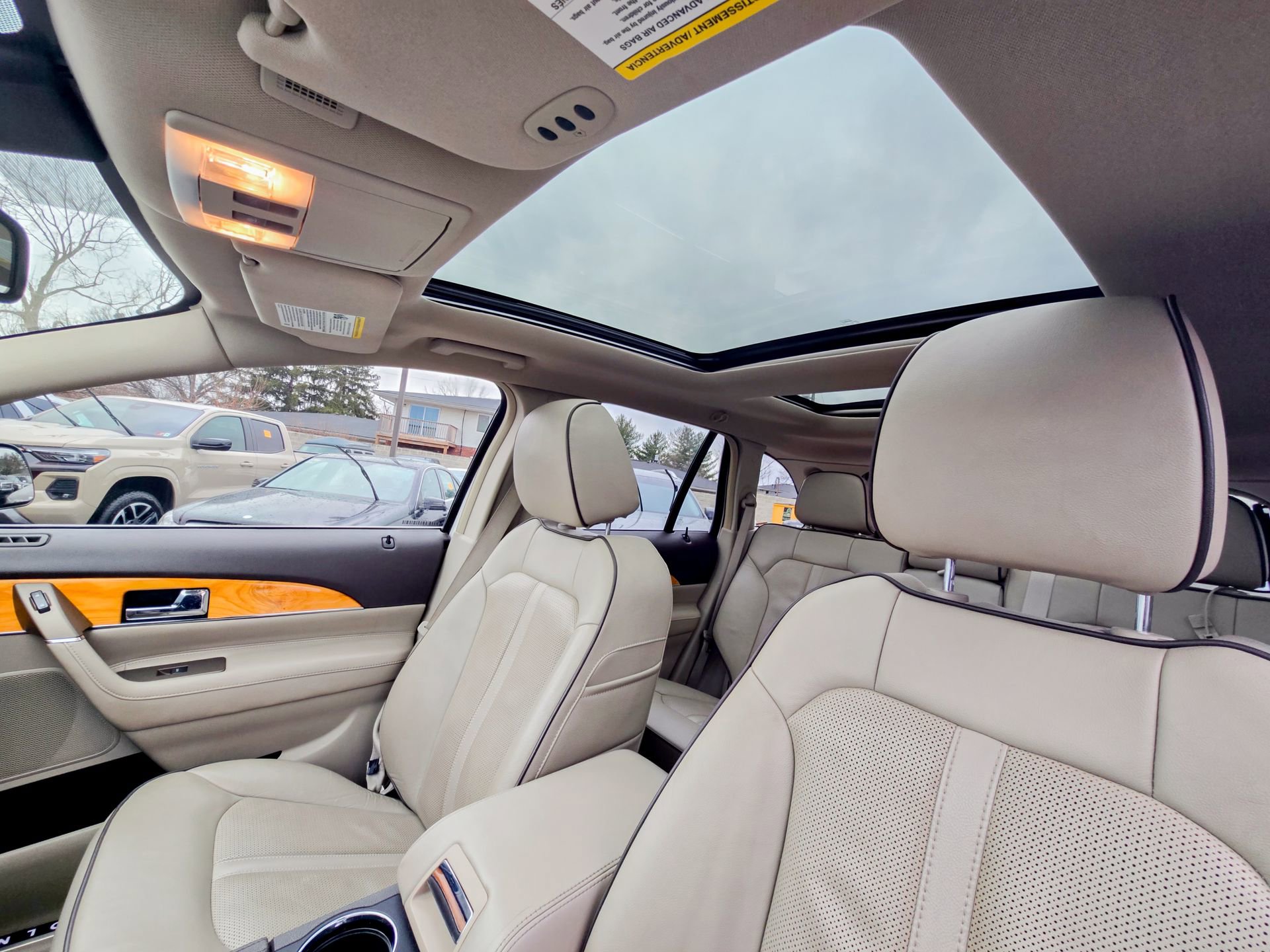 Used 2015 Lincoln MKX FWD w/ Equipment Group 102A image 26