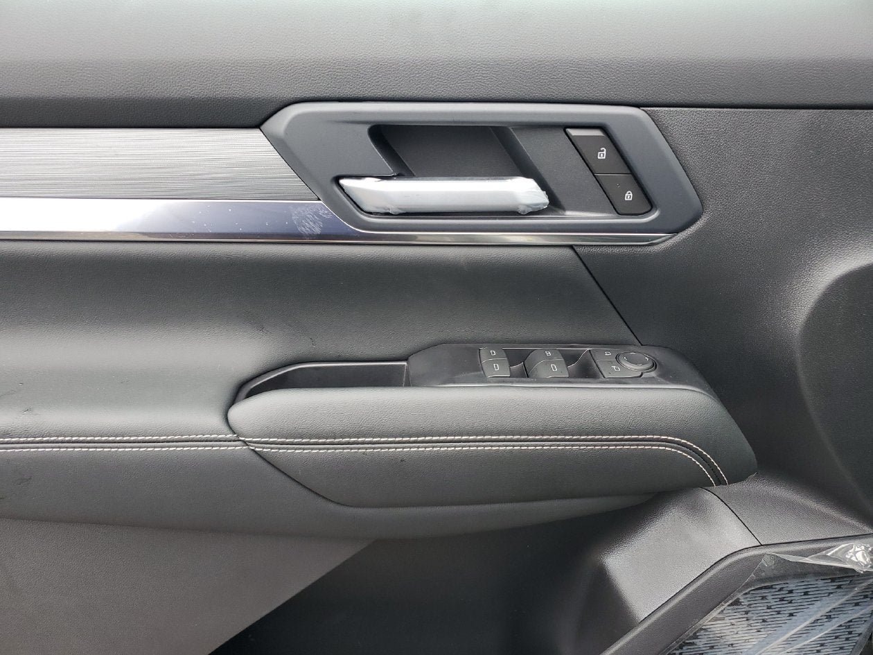 New 2027 GMC Terrain Elevation FWD image 17