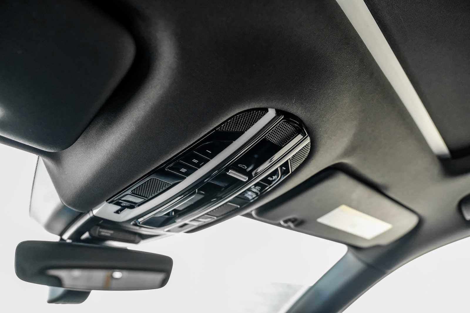 Used 2022 Porsche Cayenne image 28