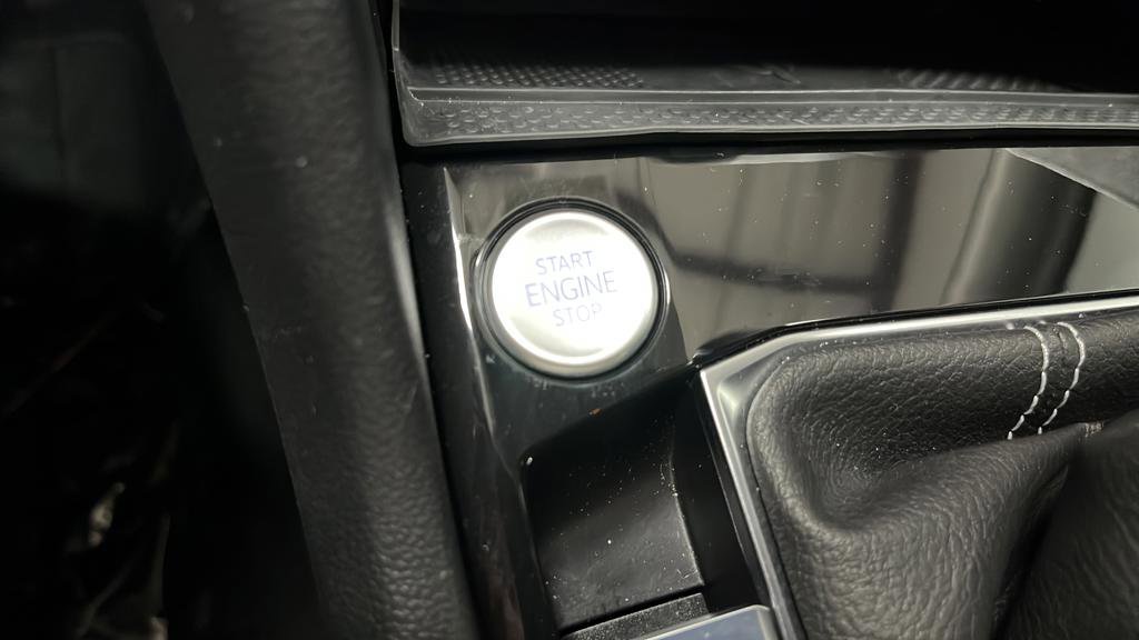 Used 2024 Volkswagen Taos SE image 30