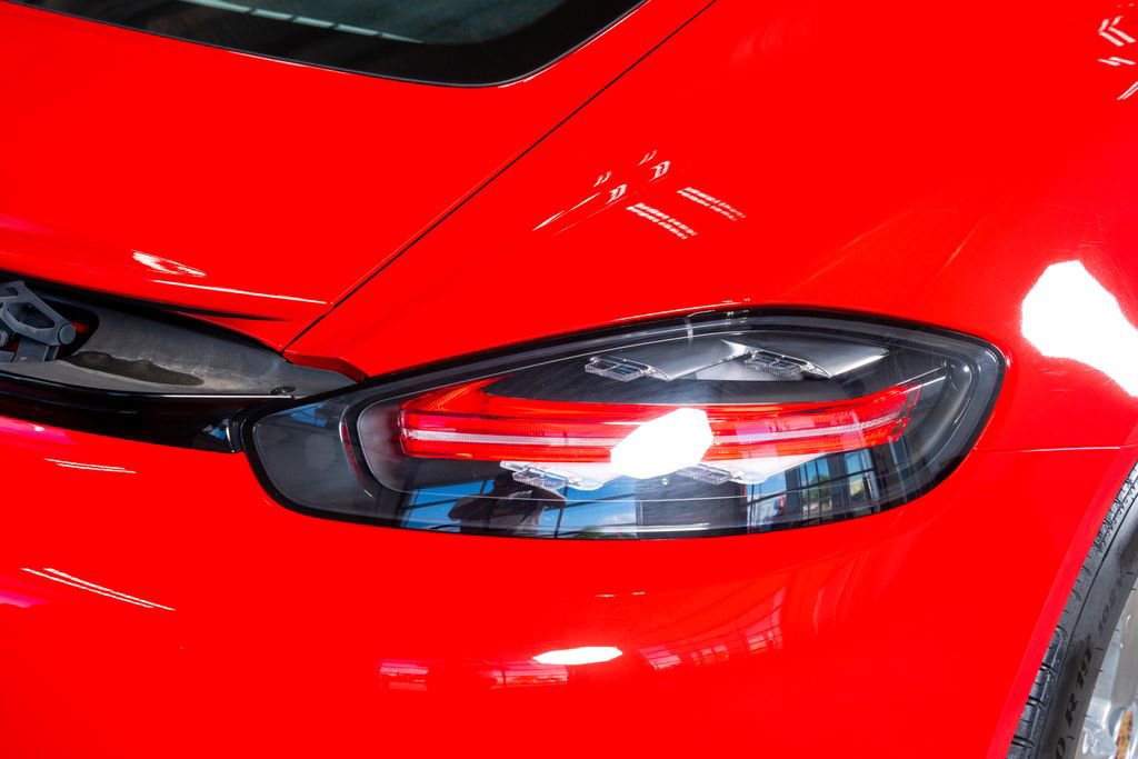 Used 2019 Porsche 718 Cayman RWD image 12