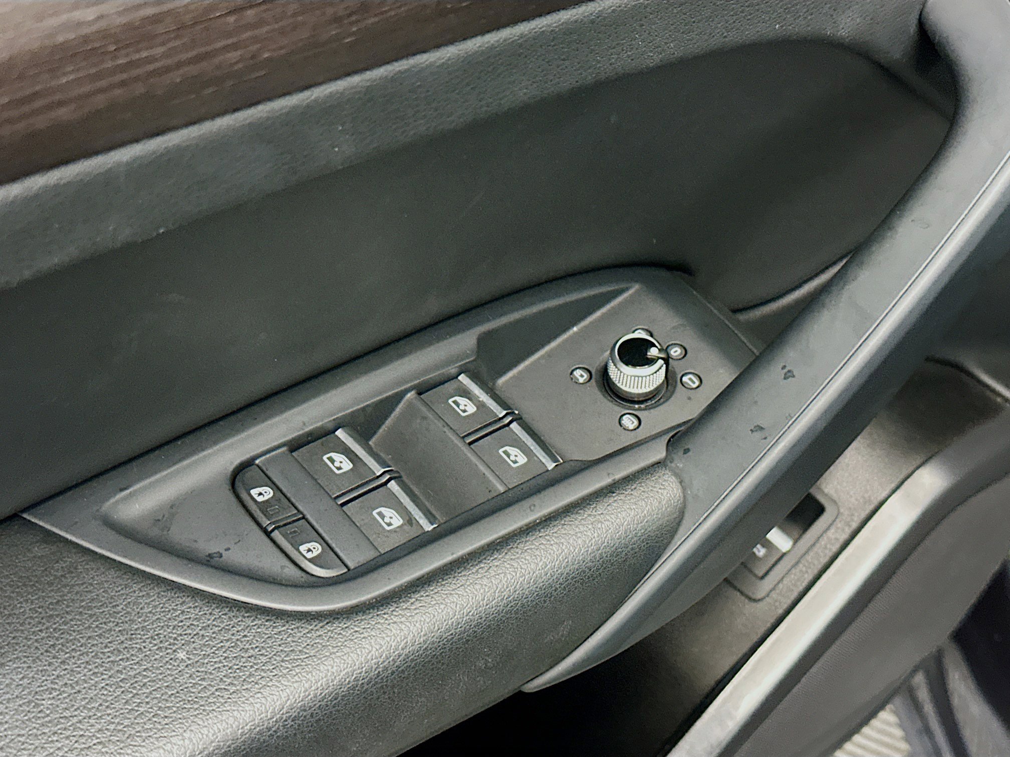 Used 2023 Audi Q5 2.0T Premium w/ Convenience Package image 15