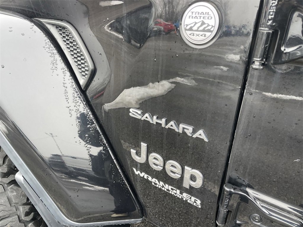 Used 2018 Jeep Wrangler Unlimited Sahara image 3