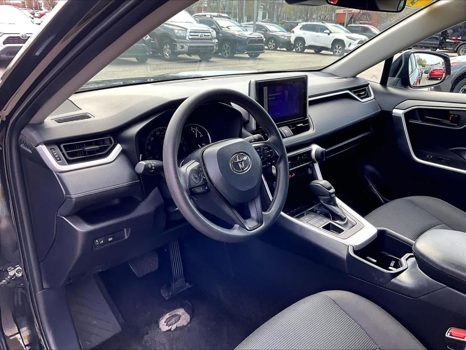 Used 2025 Toyota RAV4 LE image 8