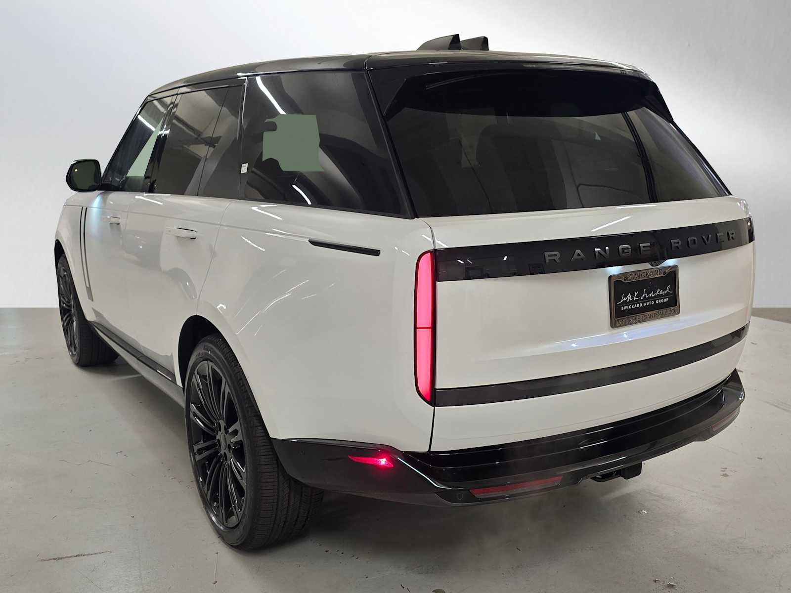 New 2026 Land Rover Range Rover SE image 3