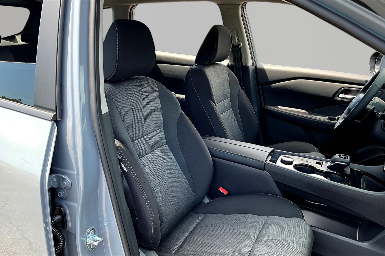 New 2026 Nissan Rogue SV AWD/4WD image 18