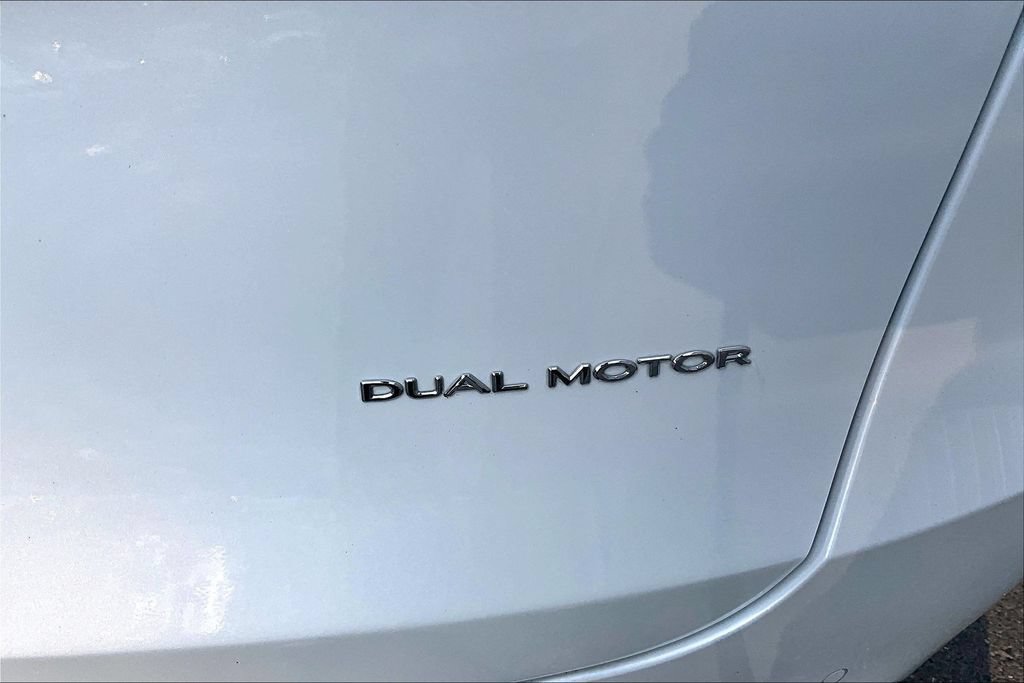 Used 2021 Tesla Model Y Long Range AWD/4WD image 23